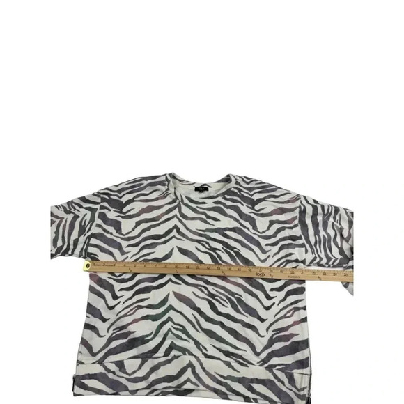 Rails Marlo Ivory Gradient Tiger Striped Sweatshirt - Picture 11 of 12